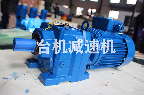 硬齒面斜齒輪減速機常見的散熱方式